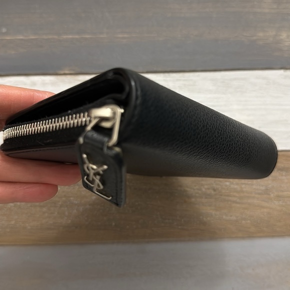 YSL Leather Compact Wallet. Black - Picture 9 of 11